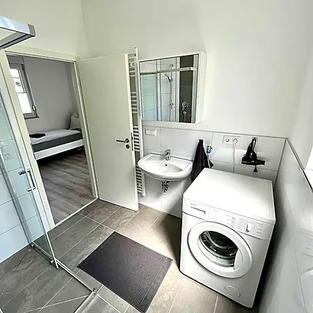 Handwerker - Wlan - Kueche - Bad - Bis Zu 4 Personen *